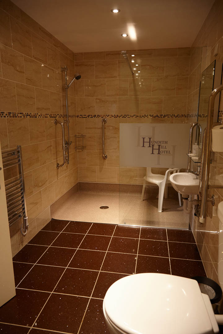 Deluxe Twin with full accessibility - bathroom